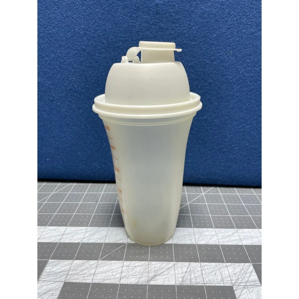 TUPPERWARE  QUICK‎ SHAKE WHITE MISSING INNER MIXER  844